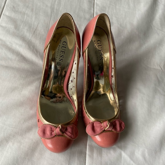 GUESS pink round toe heels with bows - Picture 2 of 8